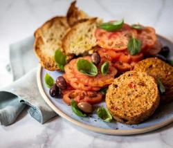 VERDE AMORE MIT TOMATEN, Basilikum und Oliven