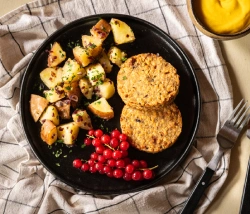 VERDE AMORE MIT TOMATEN und Kartoffelsalat
