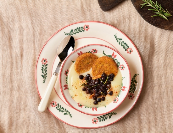 Mini burger zucca e carote su crema di patate e ceci neri alla paprica e rosmarino